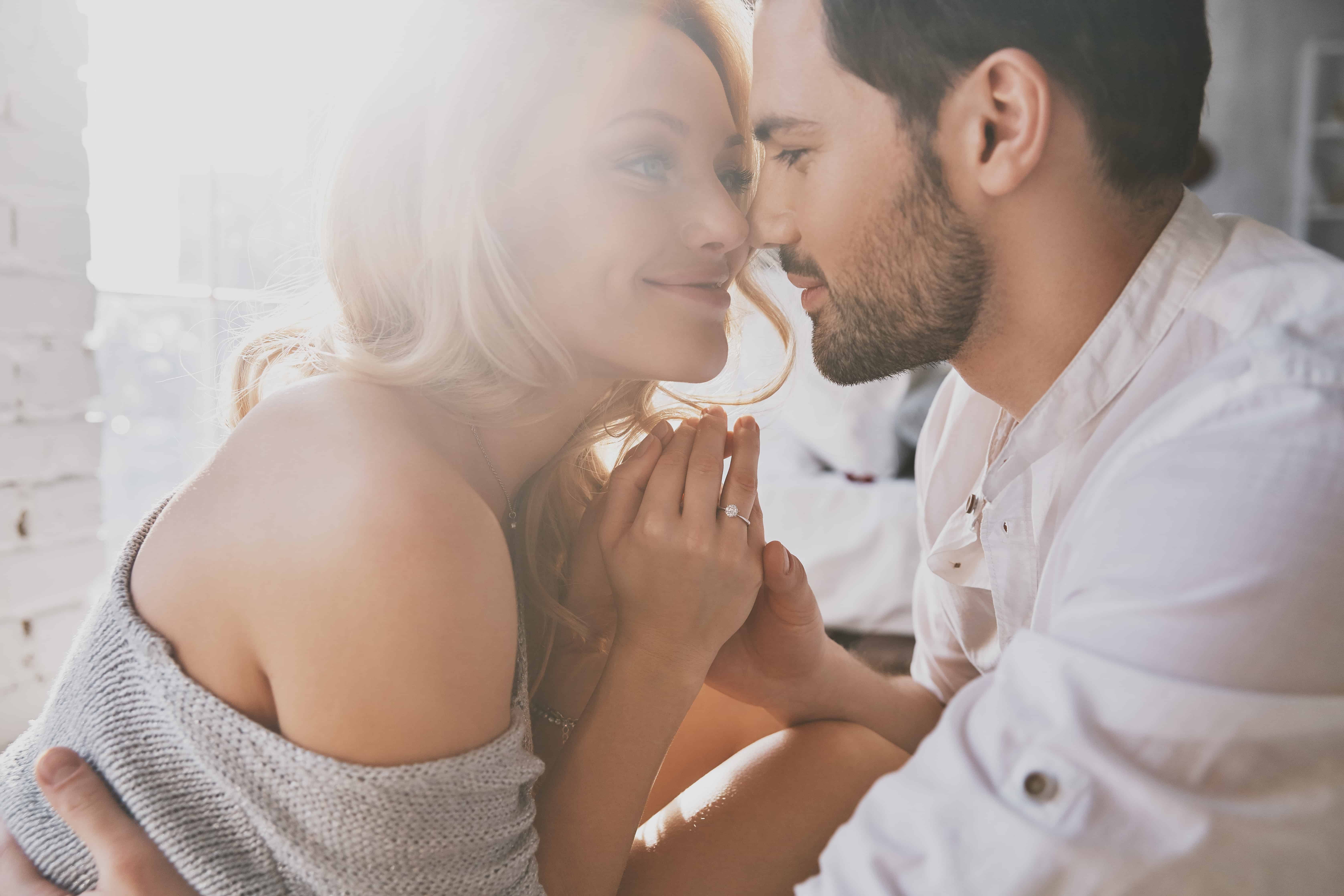 9 Tricks to Confidently Pick Up Any Woman